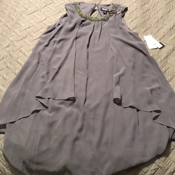 Dress - Picture 1 of 3